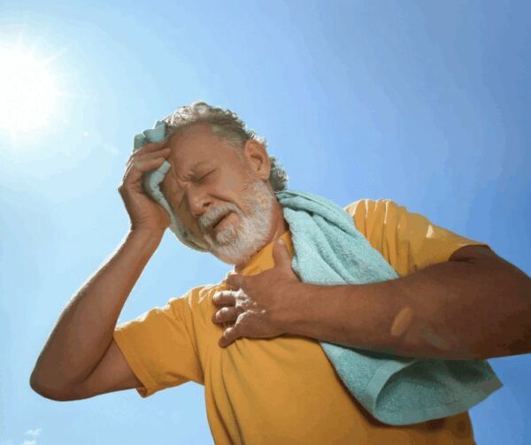 Staying-Cool_-8-Essential-Heat-Safety-Tips-for-Seniors-in-the-Summer